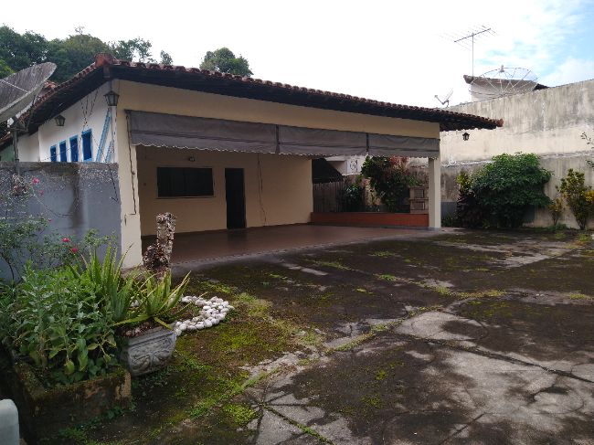 Casa - Venda: Centro , Rio Bonito - RJ