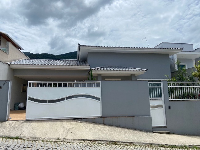 Casa - Venda: Centro , Rio Bonito - RJ